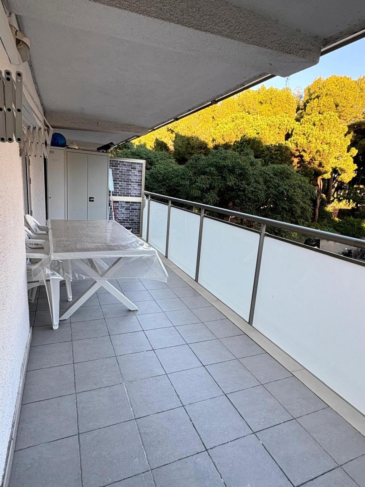 Chez Chantal 3 Chambres Au Centre Touristique De Salou Avec Garage Luaran gambar